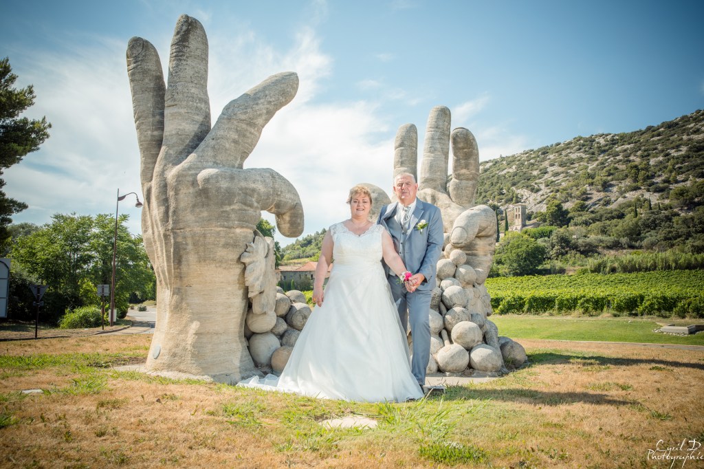 Photos mains mariage beaumes de venise notre dame d aubune
